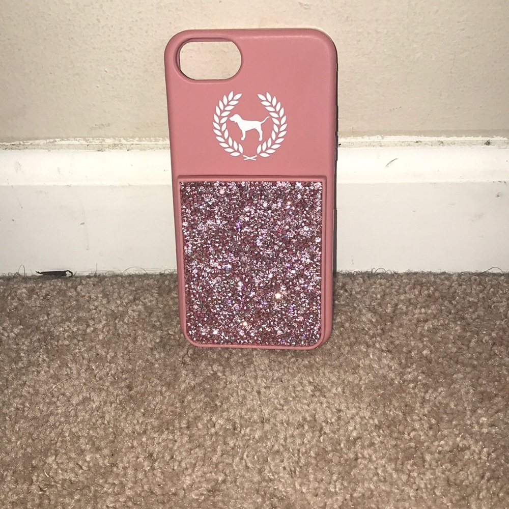 I’m selling a pink glitter Pocket case
